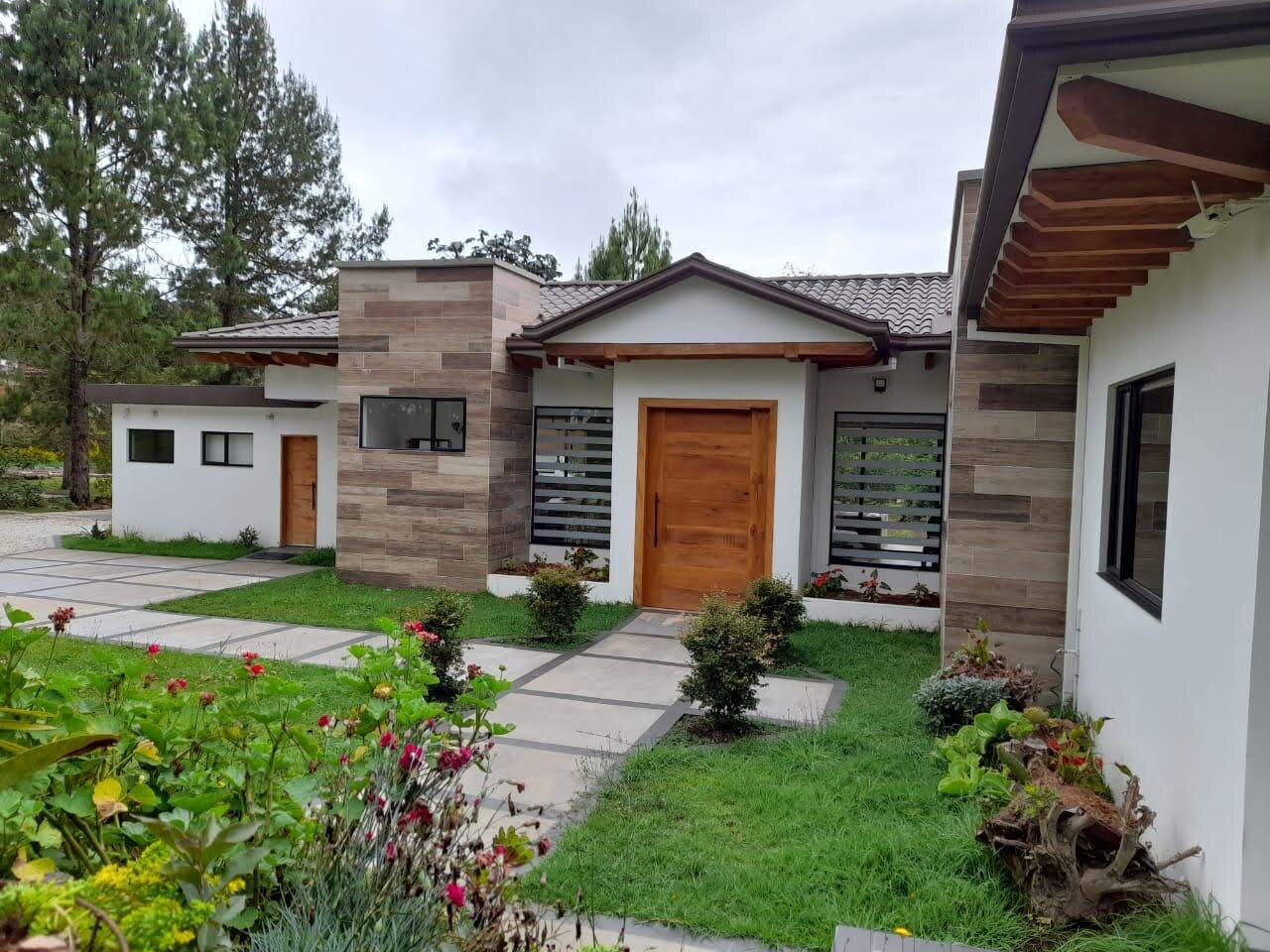 Casa en arriendo en Santa Elena