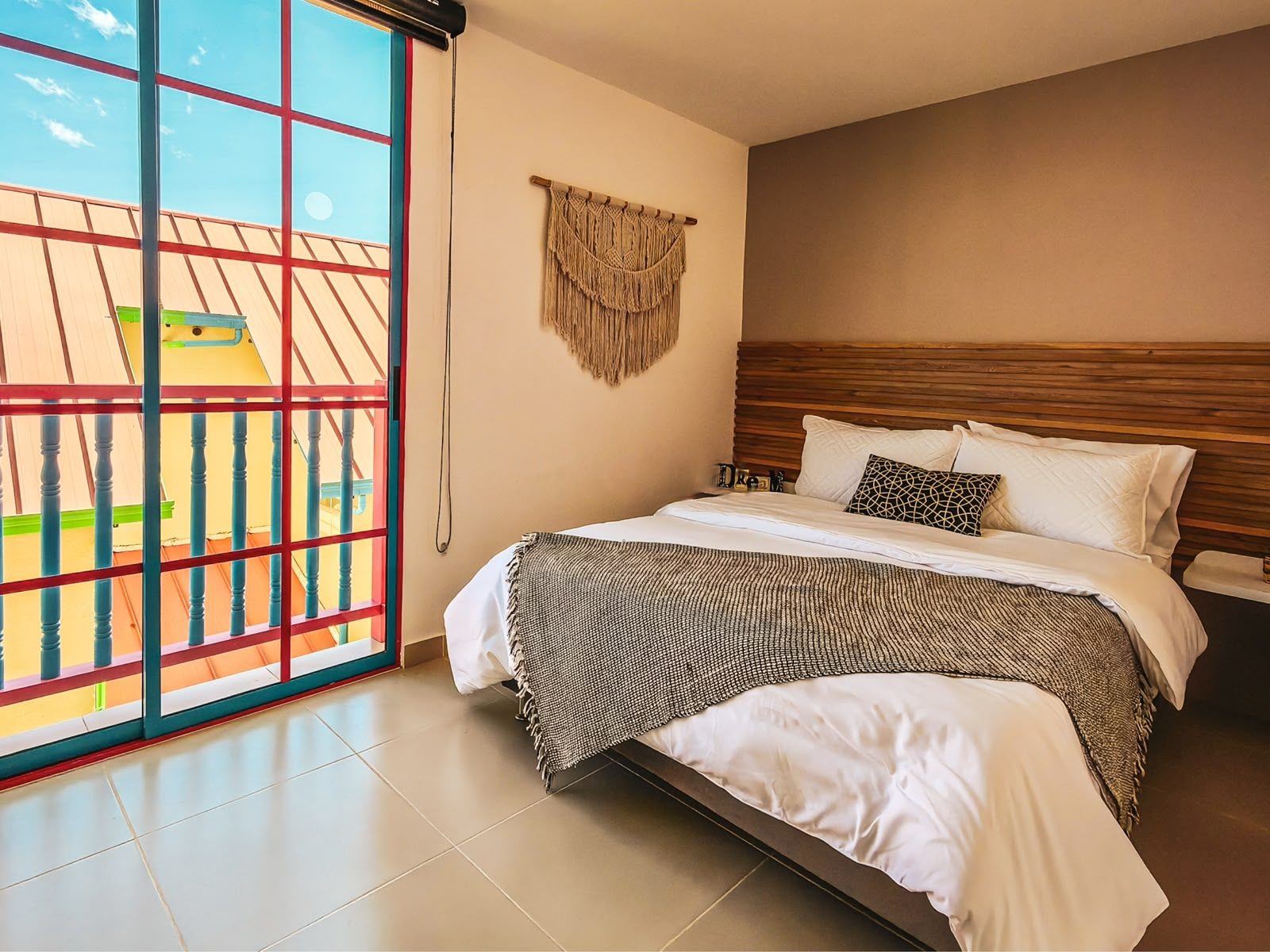 Apartamento Duplex EN VENTA en Guatape, a una cuadra y media del parque principal